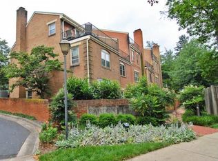 2502B Fairfax Dr, Arlington, VA 22201