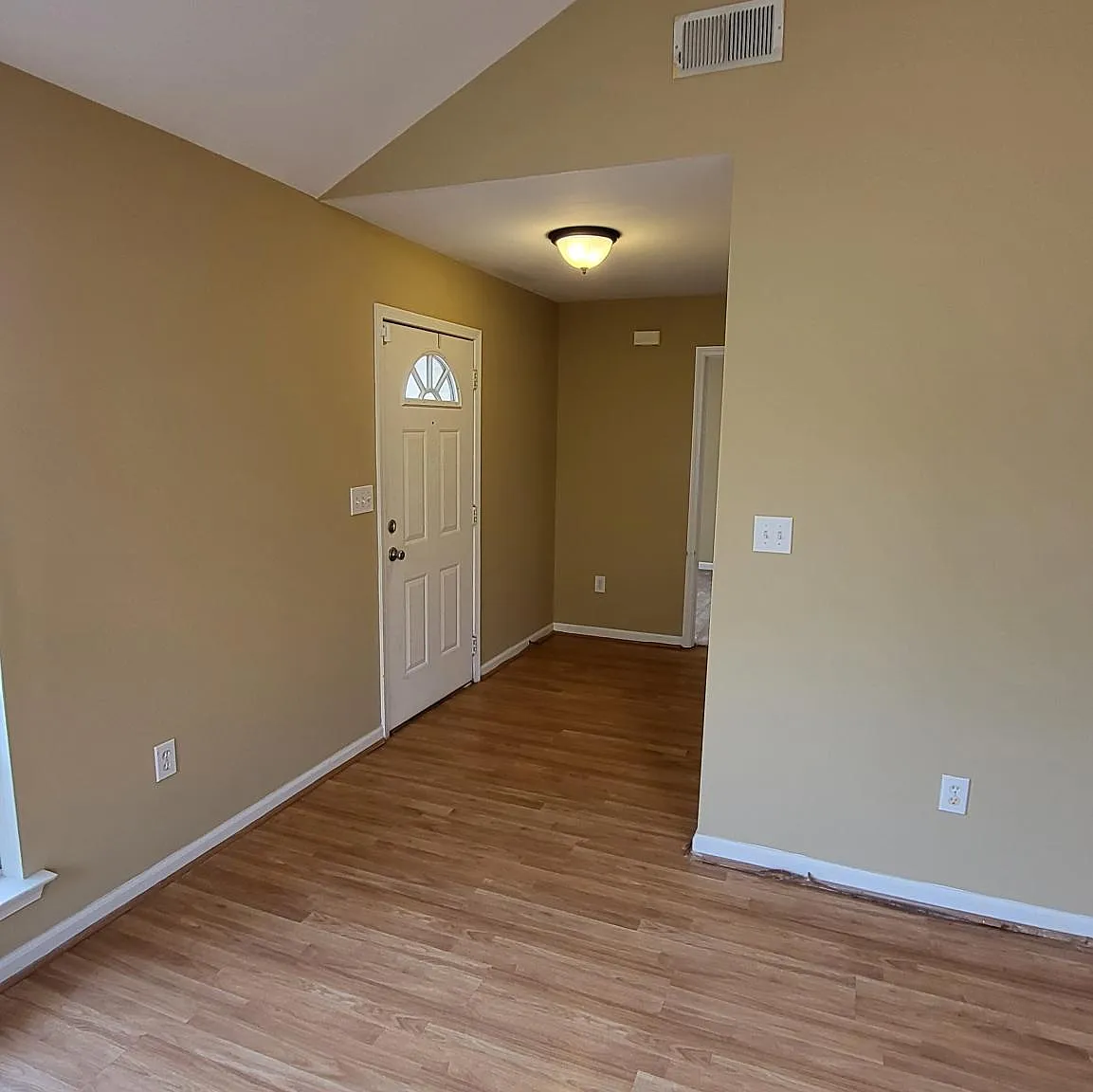 3 bed, $1,595 — Photo 3