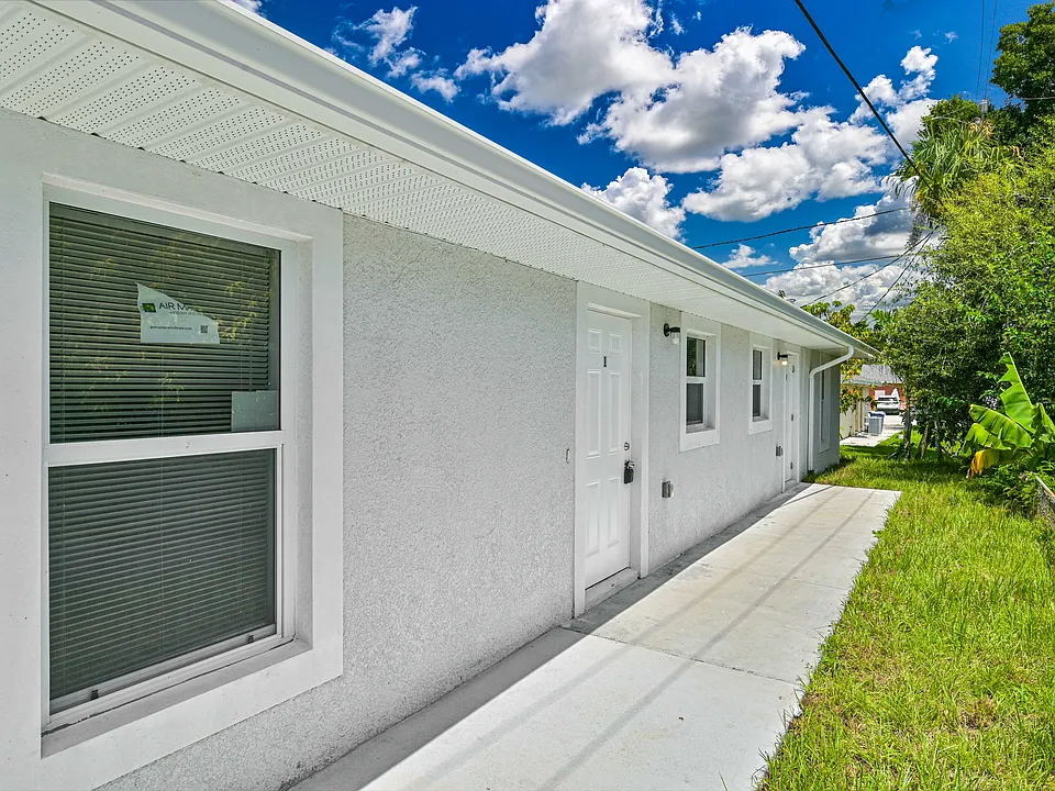 1835 Henderson Ave #B