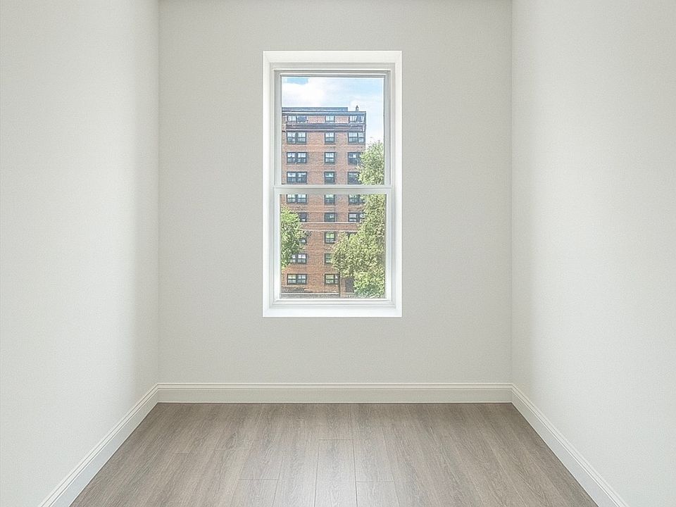 Building Photo 3