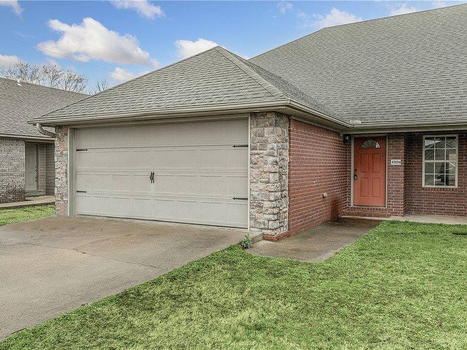 1st image of 3606 SW Deerfield Blvd #2