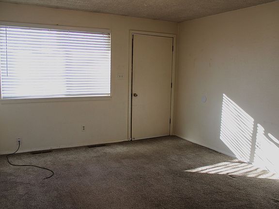 4th image of 4904 S Iowa Ave APT 1