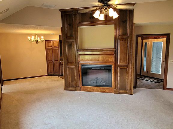 3rd image of 204 Steeplechase Dr