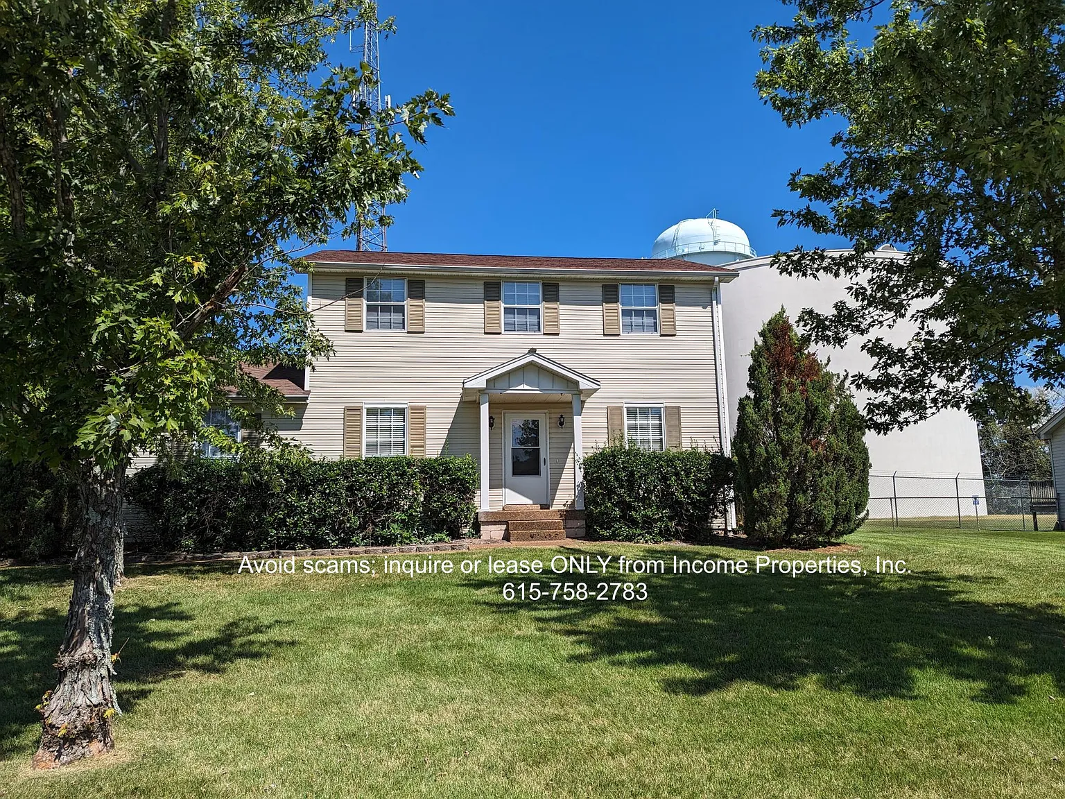 3 bed, 2.5 bath, 1872 sqft, $2,300 — Photo 2