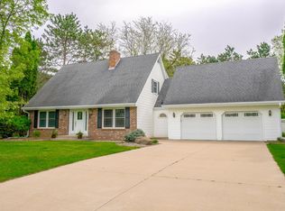 1226 River Heights Rd, Menomonie, WI 54751