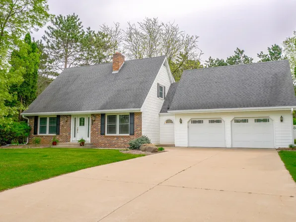 1226 River Heights Rd, Menomonie, WI 54751