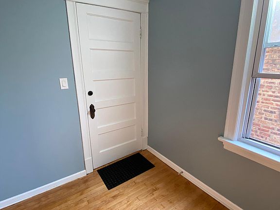 Main entrance to apartment. View#1