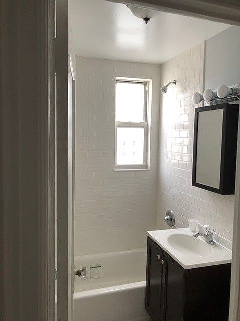 1st image of 2053 29th St APT 2F