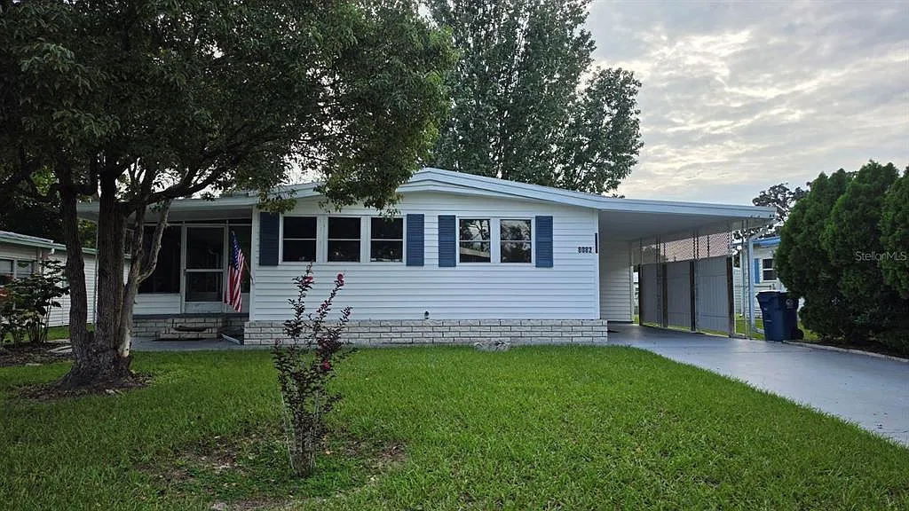 2 bed, 1.0 bath, 690 sqft, $1,275 — Photo 1