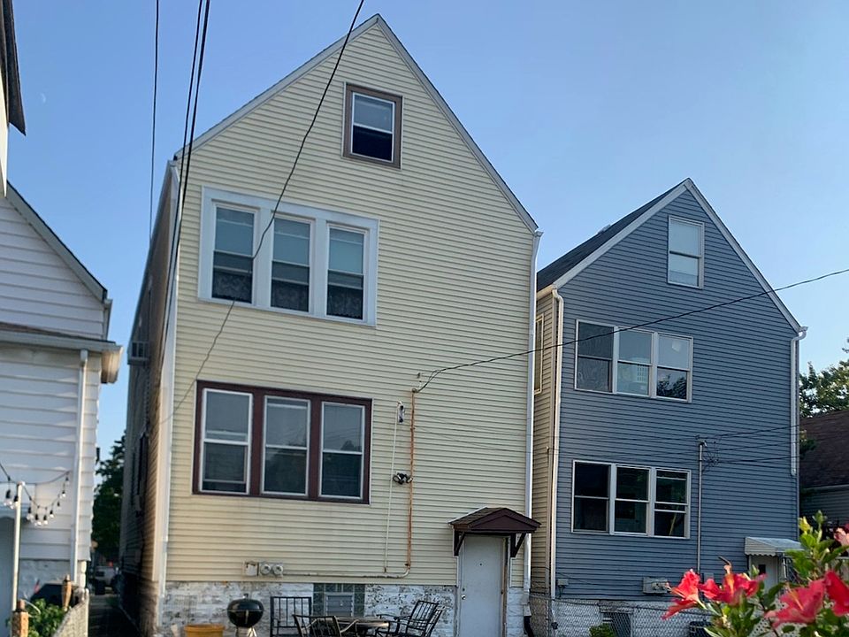 2nd image of 5058 W 30th Pl
