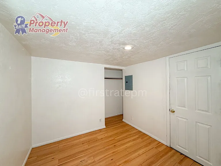 2407 W State St #6 — Photo 8