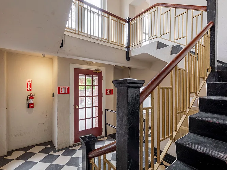 222 W Magnolia Ave — Photo 15