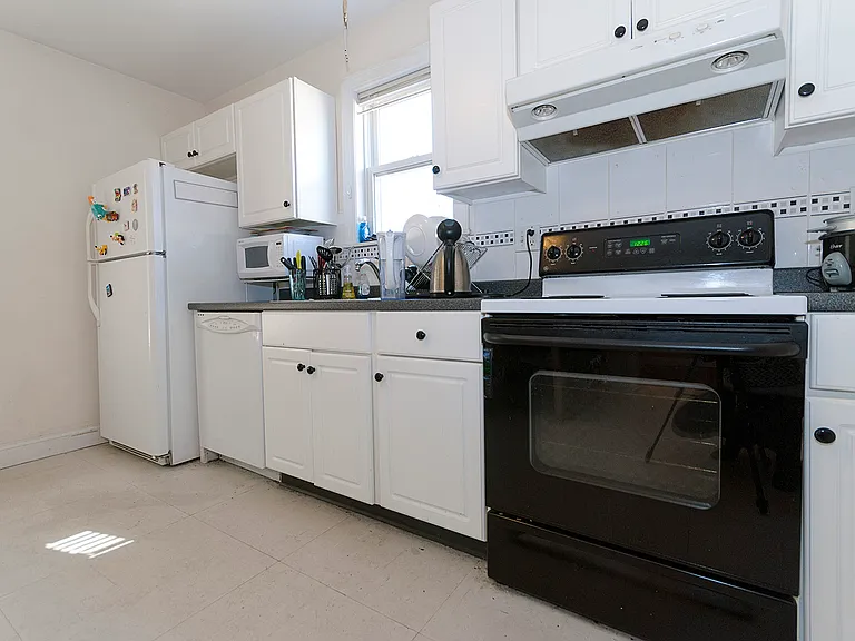 67 Ashford St #2 — Photo 6