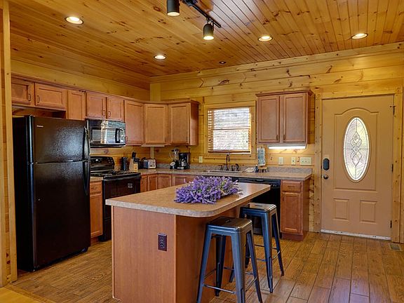 4th image of 726 Park Vista Way