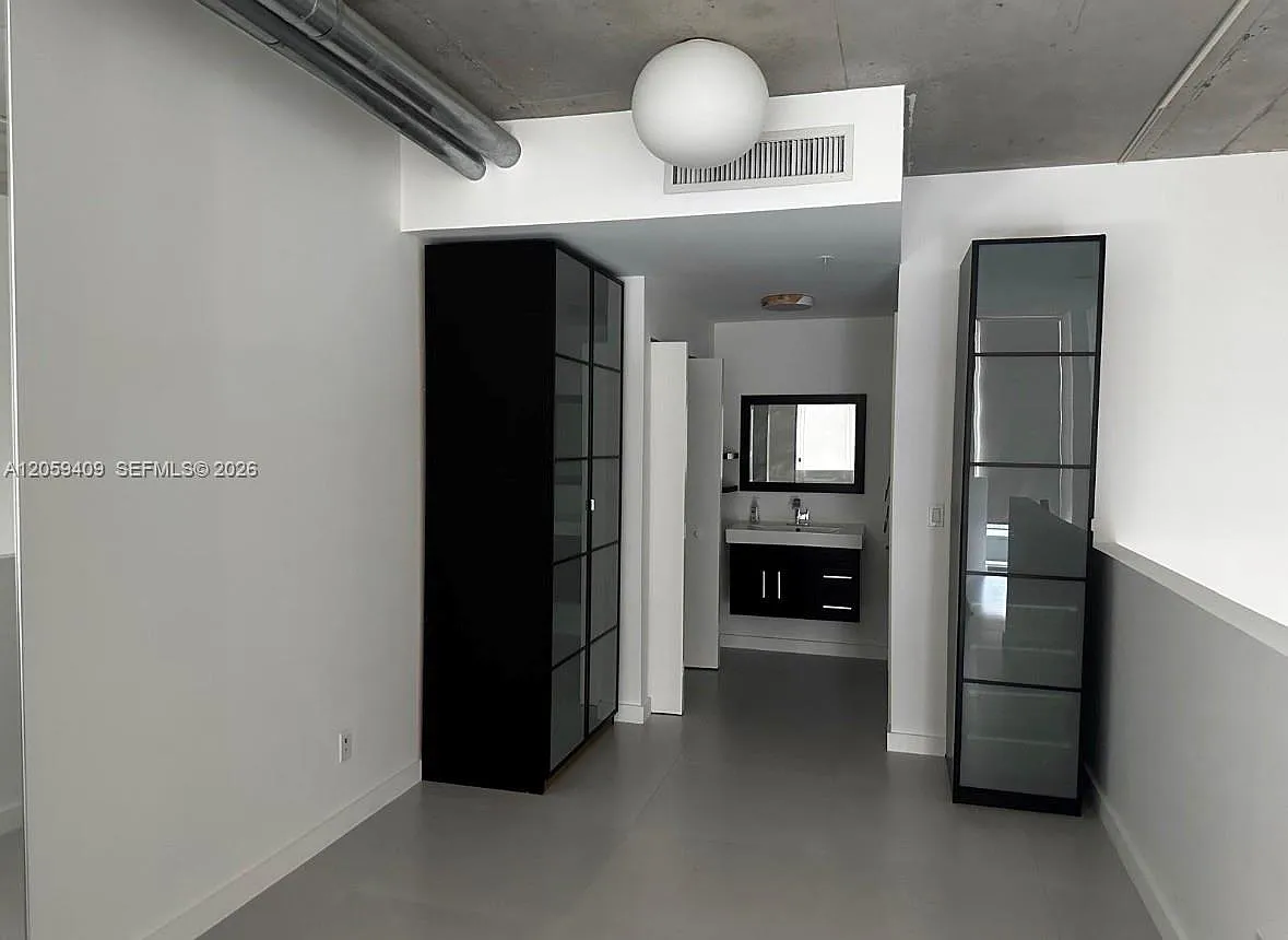Neo Vertika Condo — Photo 4