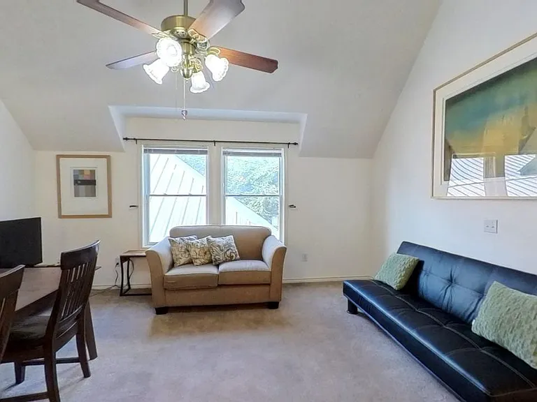 433 W San Antonio St #F — Photo 18