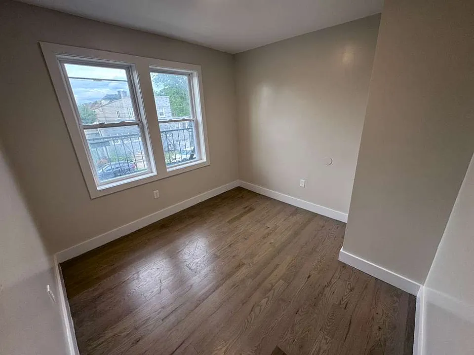 490 Rahway Ave #21
