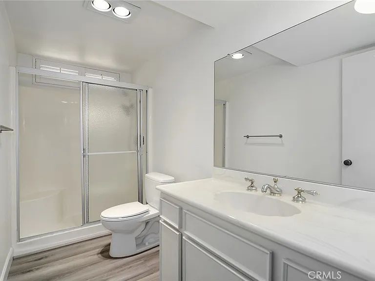 5255 Coldwater Canyon Ave #E — Photo 19