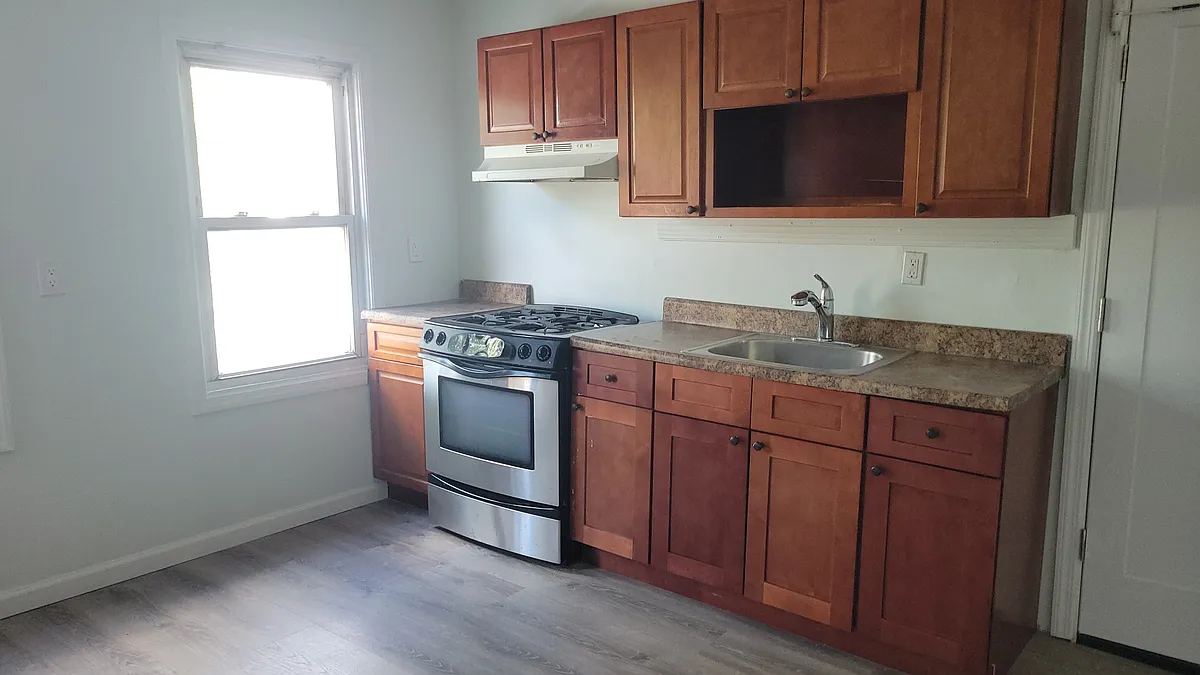Building Photo - 69 Mapes Ave #3