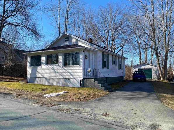 52 Park St, Liverpool, NS B0T 1K0