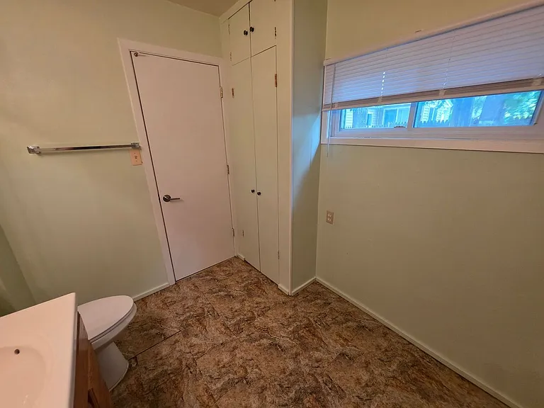 519 Steuben St — Photo 11