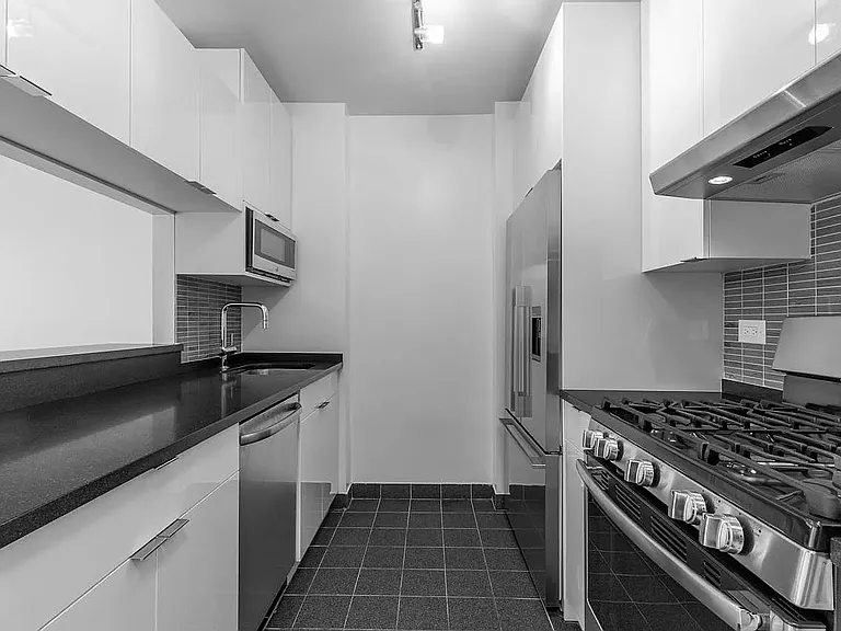 75 W End Ave #P10D — Photo 5