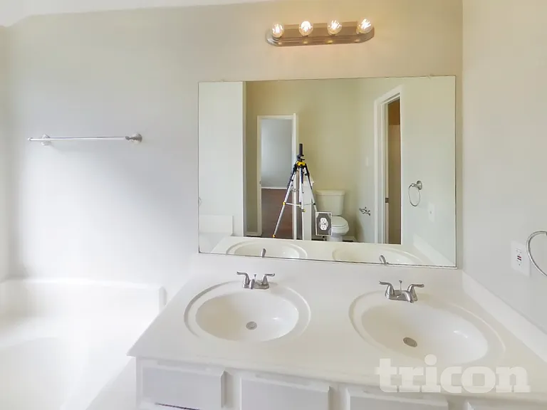 1009 Ridge Top Dr — Photo 9