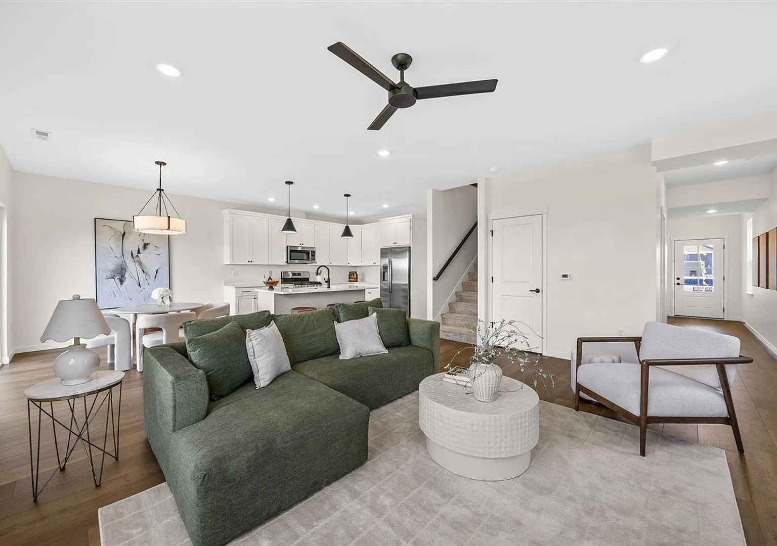 3 bed, 2.5 bath, 1897 sqft, $2,750 — Photo 3