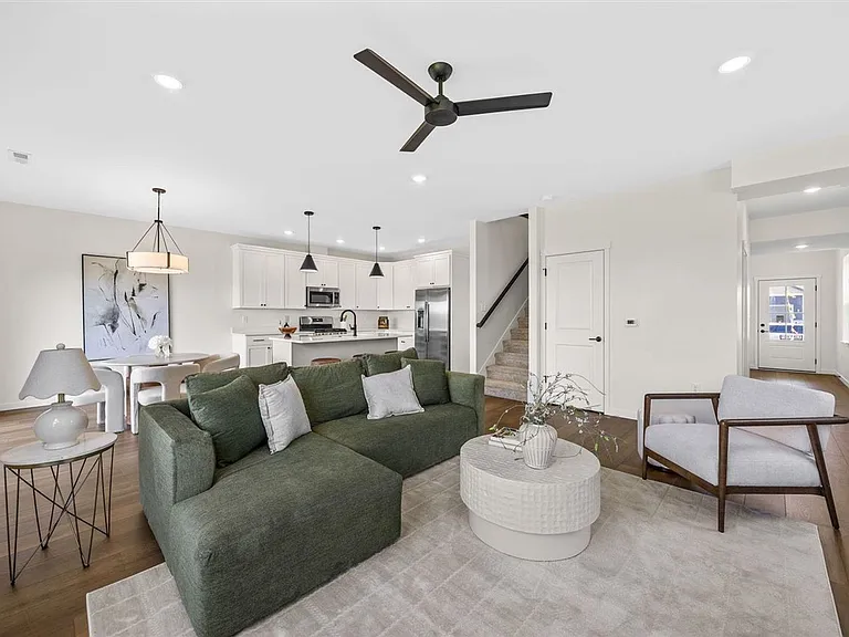 1342 Isabelle Ln — Photo 4