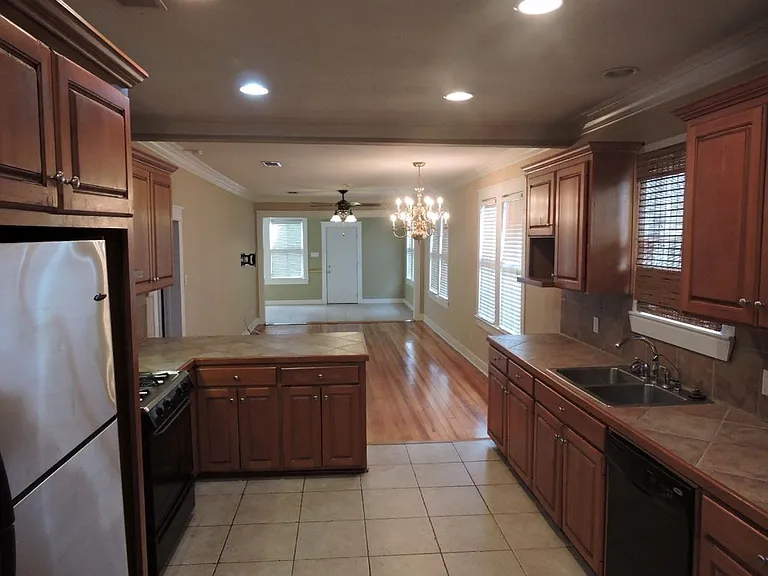1320 Perkins Rd — Photo 11