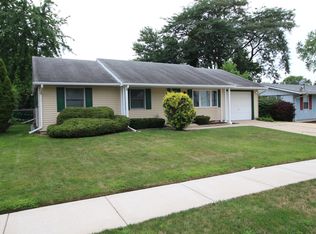 414 Fenton Ave, Romeoville, IL 60446