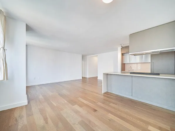 225 Rector Pl APT 22A, New York, NY 10280