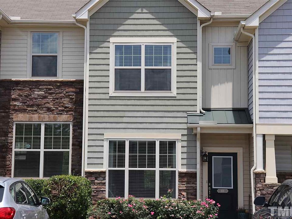1st image of 104 Mount Evans Dr