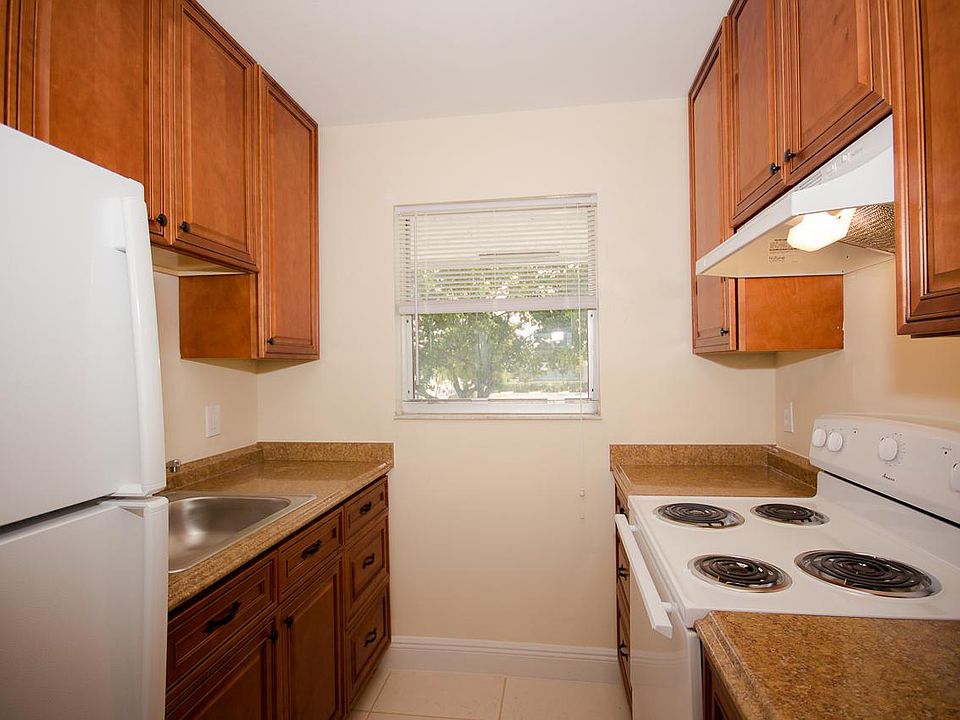 1st image of 129 N A St Unit 3