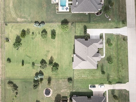 5th image of 6602 Erin Ln