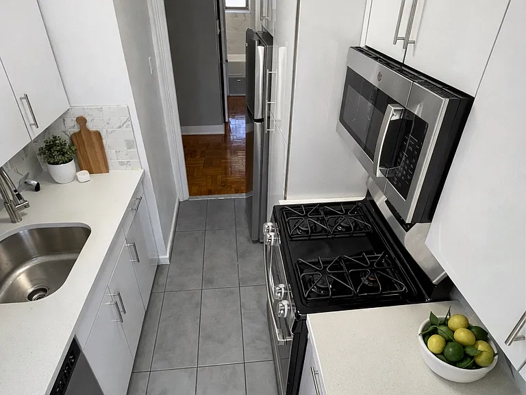 192-65 71st Cres #33 — Photo 5