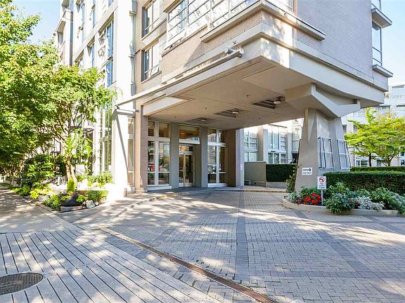 2nd image of 1228 Marinaside Cres #605