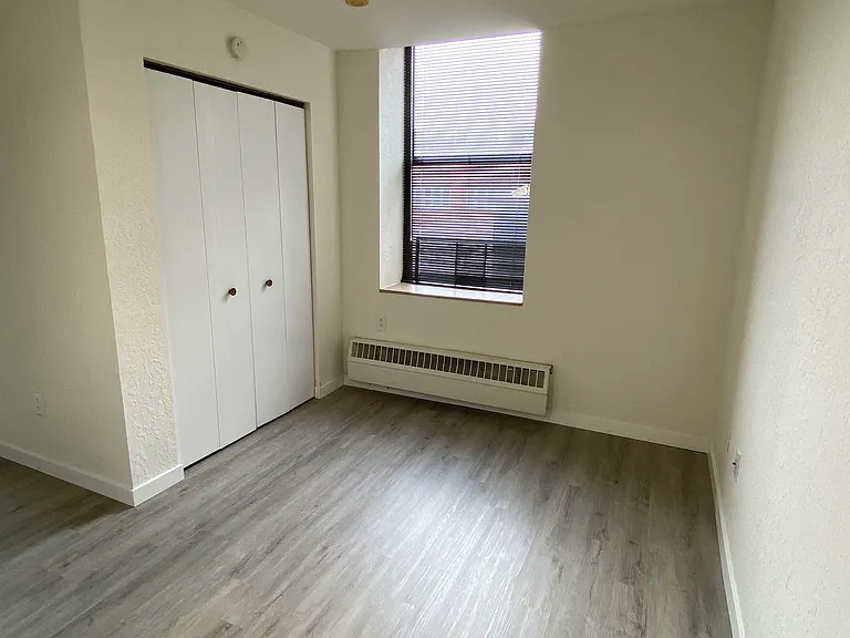 516 Shelden Ave #210 — Photo 5