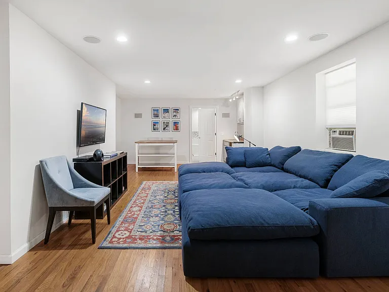 312 Noyack Rd — Photo 18