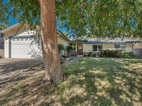 2nd image of 3630 Summit Dr