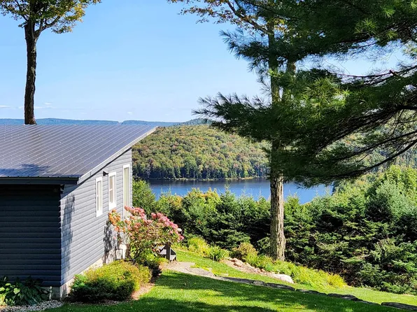 504 Case Lane, Readsboro, VT 05350-0202