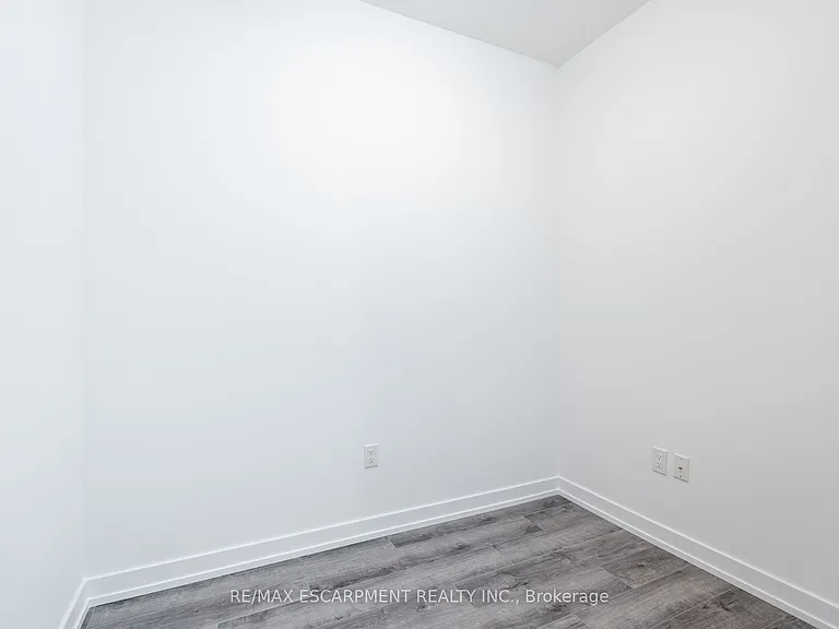 470 Dundas St E #225 — Photo 10