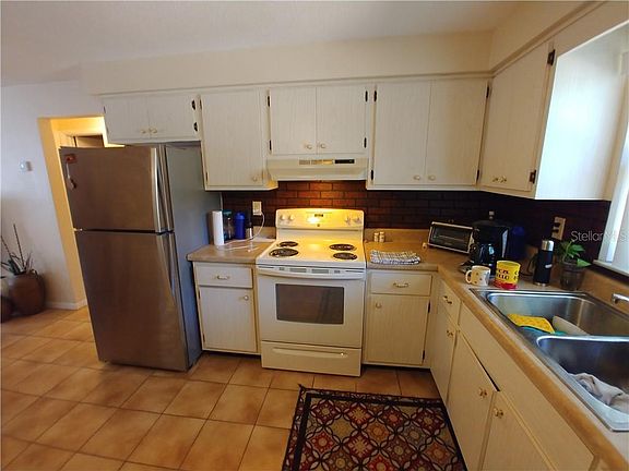 3rd image of 333 Lagoon Dr #5