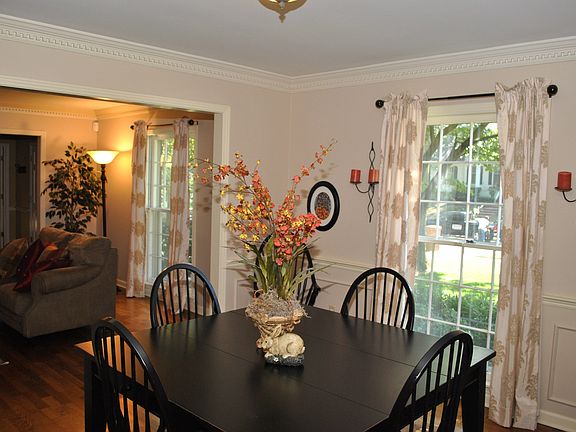 Nice flow for entertaining