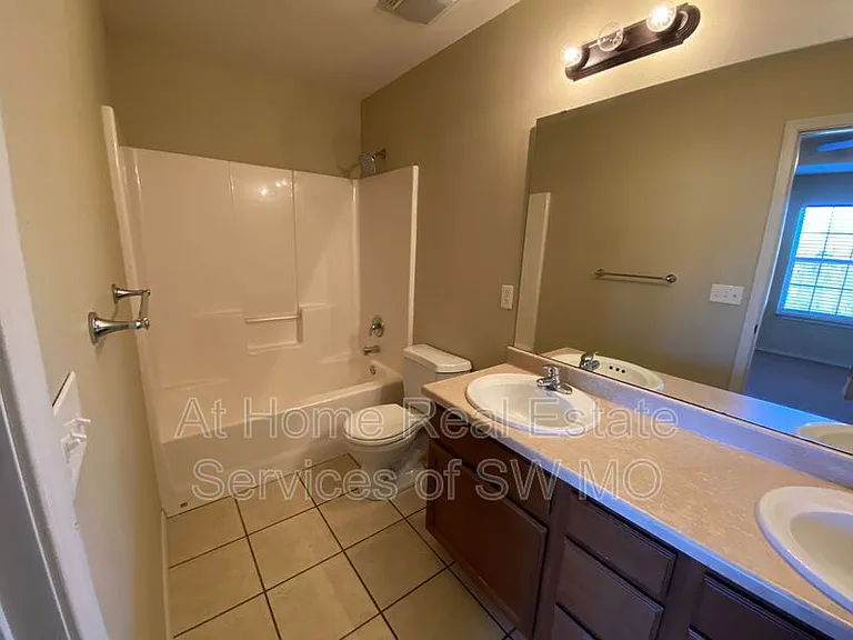 3125 W Golden Valley Ct — Photo 8