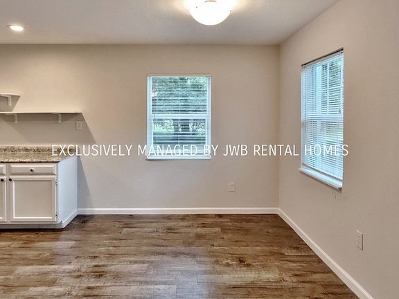 3rd image of 3643 Morris Ave