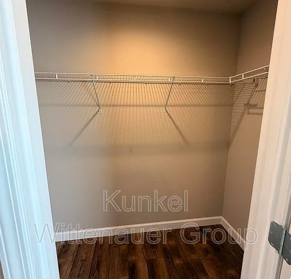 8401 Allied Way — Photo 16