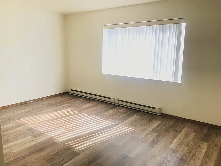 808 W Buffalo St — Photo 6