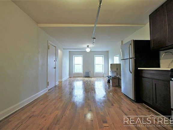 3rd image of 395 Jefferson Ave APT 3A