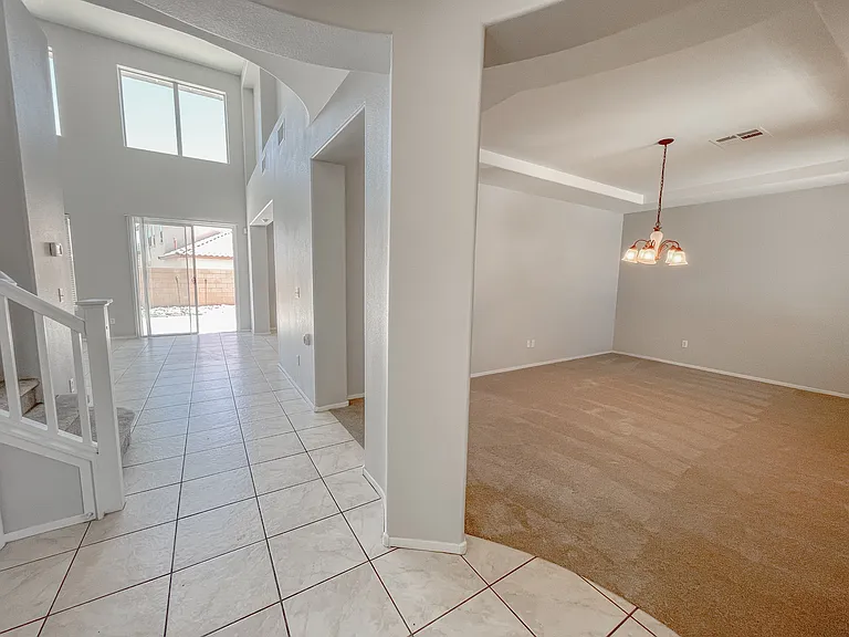 5646 Saint Elias St — Photo 11